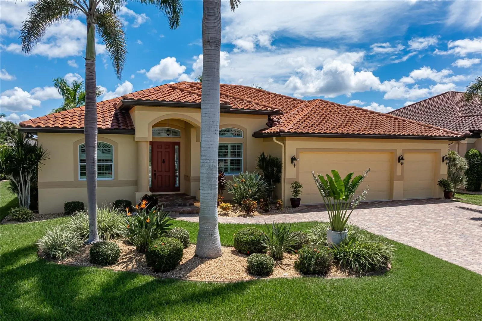 48 TROPICANA DR