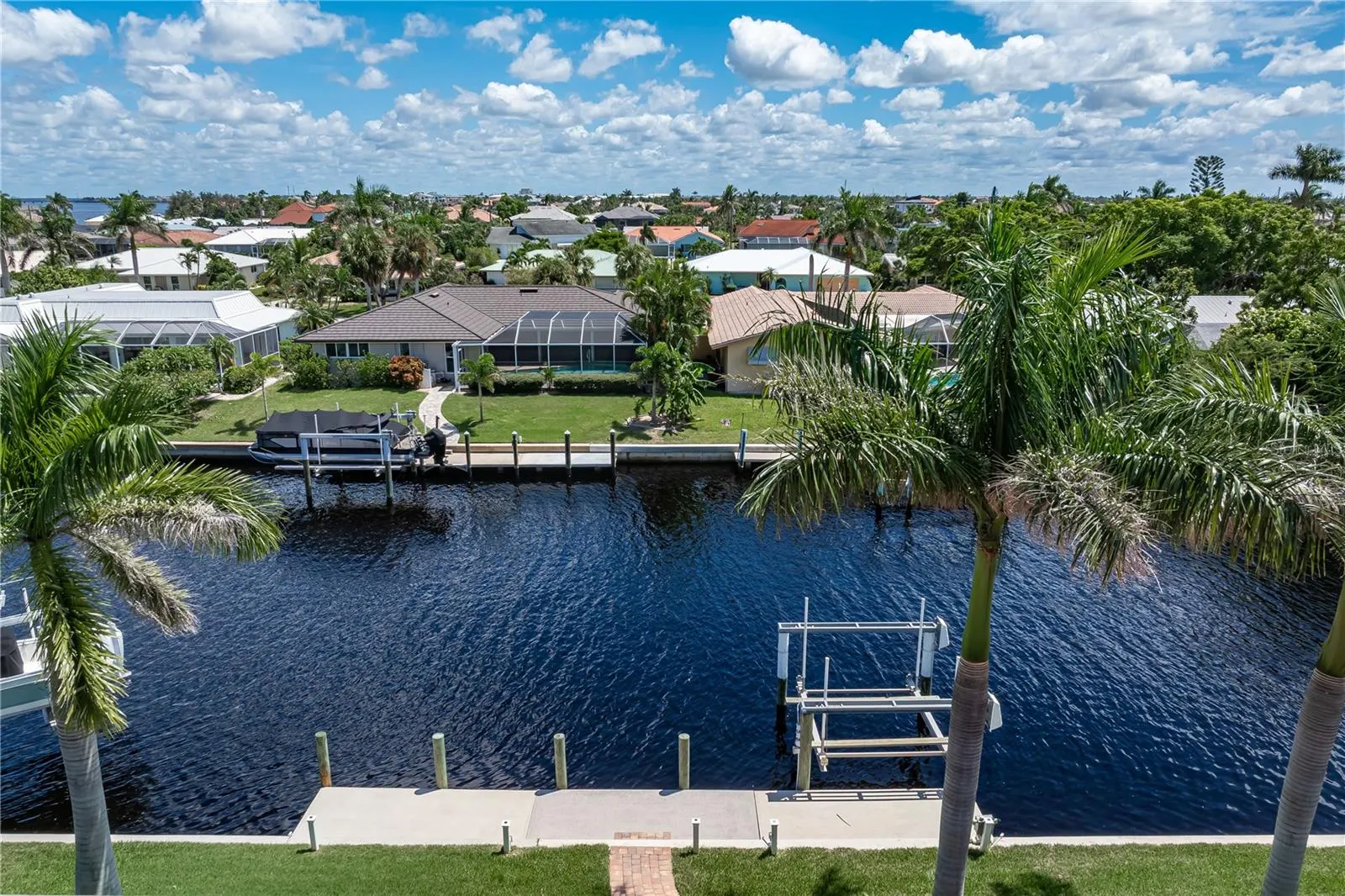 48 TROPICANA DR