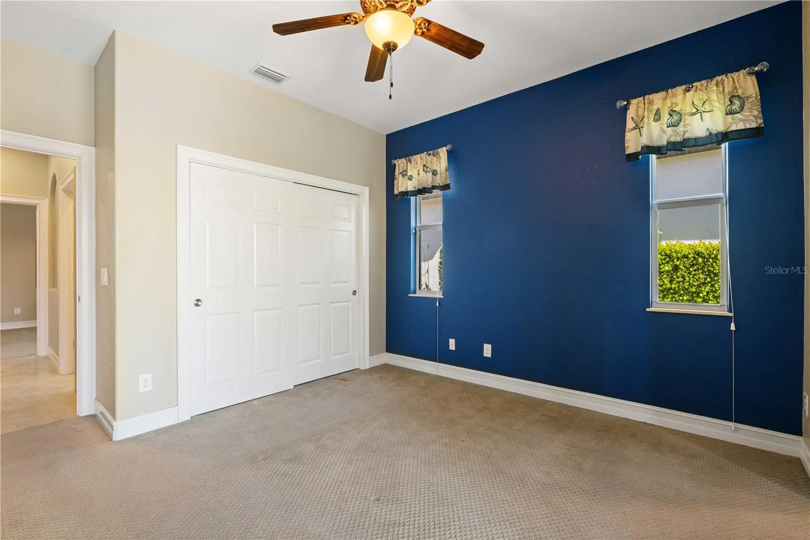 48 TROPICANA DR