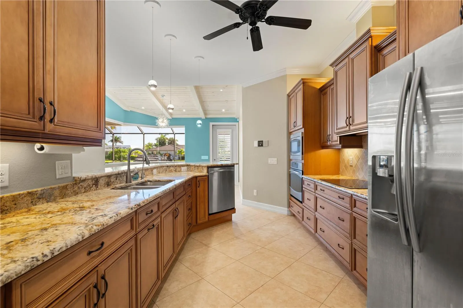 48 TROPICANA DR