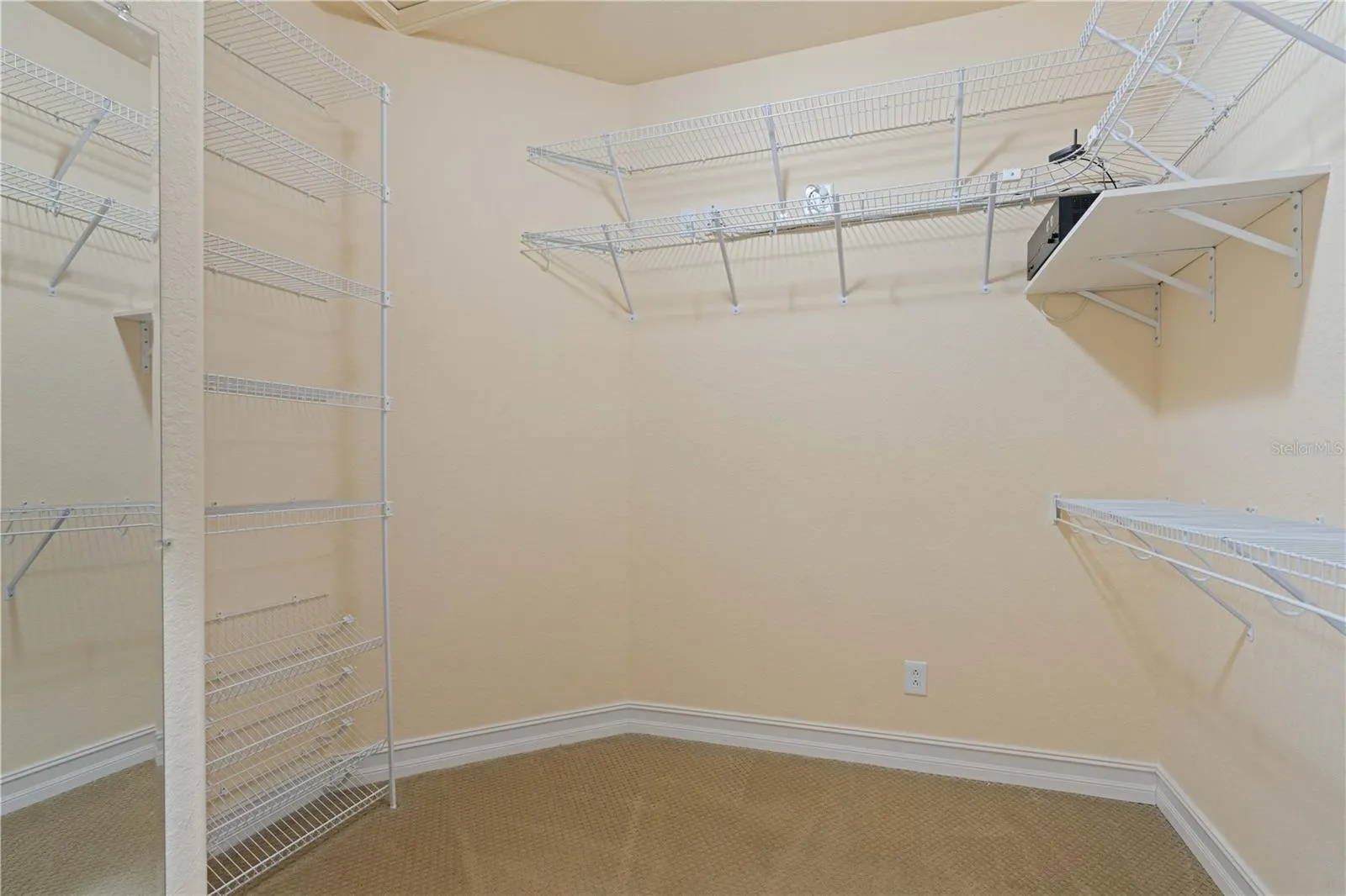 48 TROPICANA DR