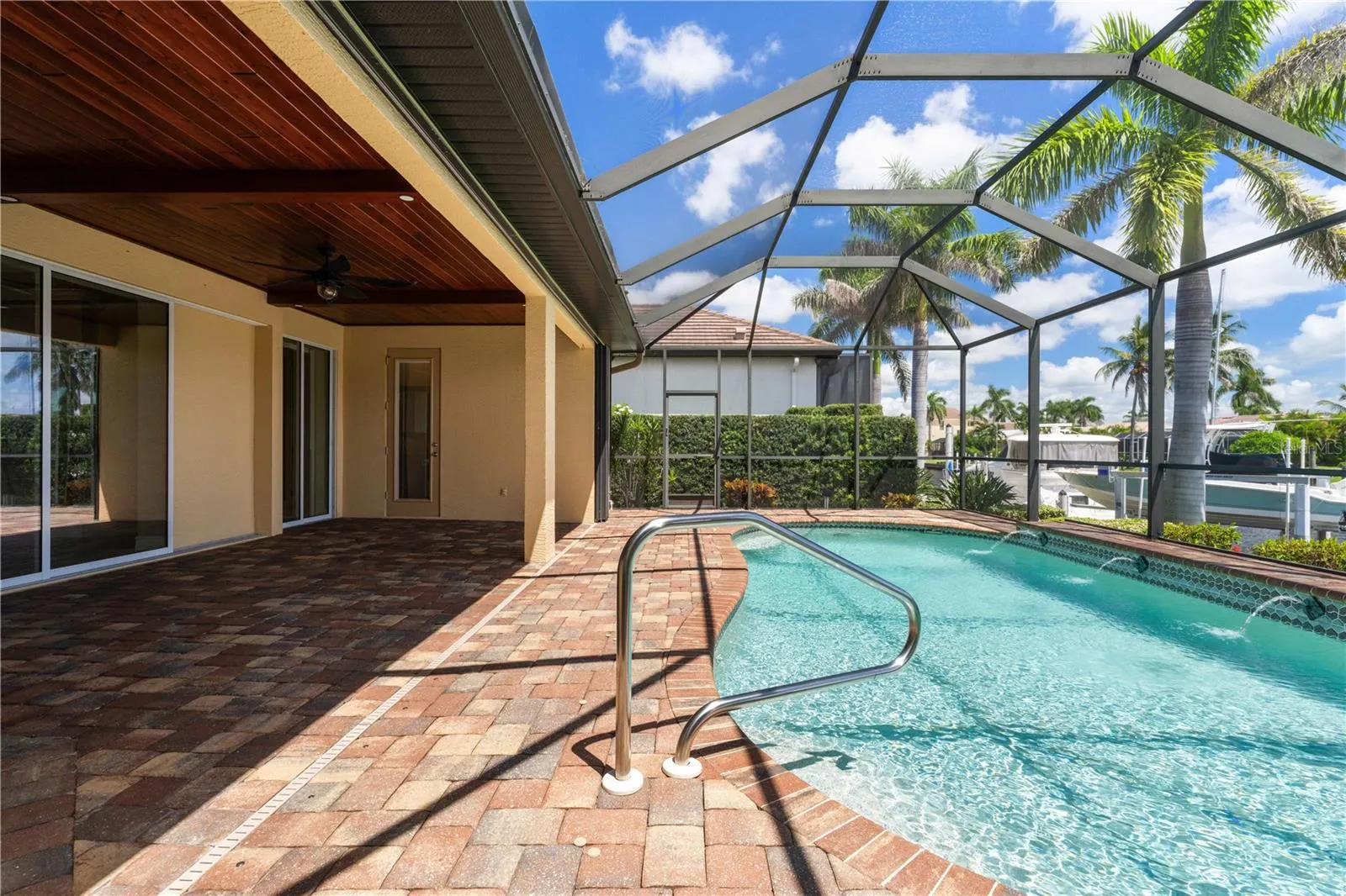48 TROPICANA DR
