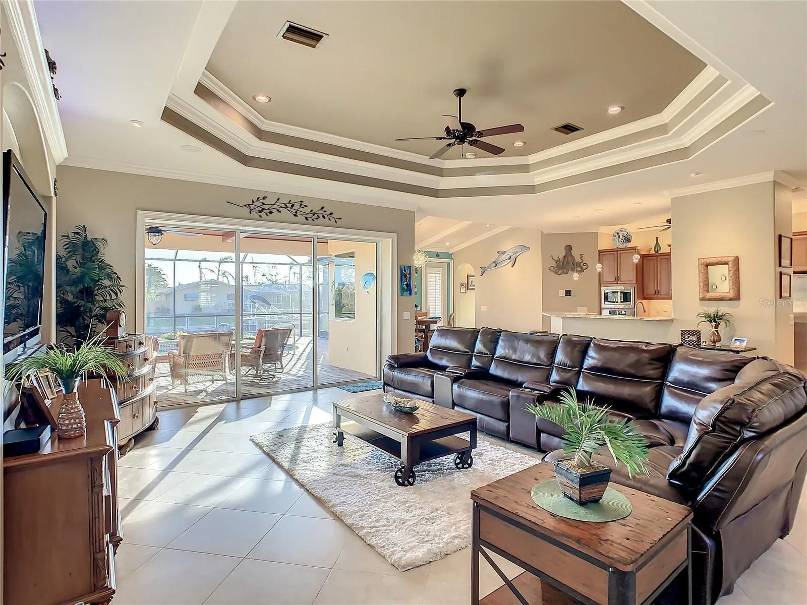48 TROPICANA DR