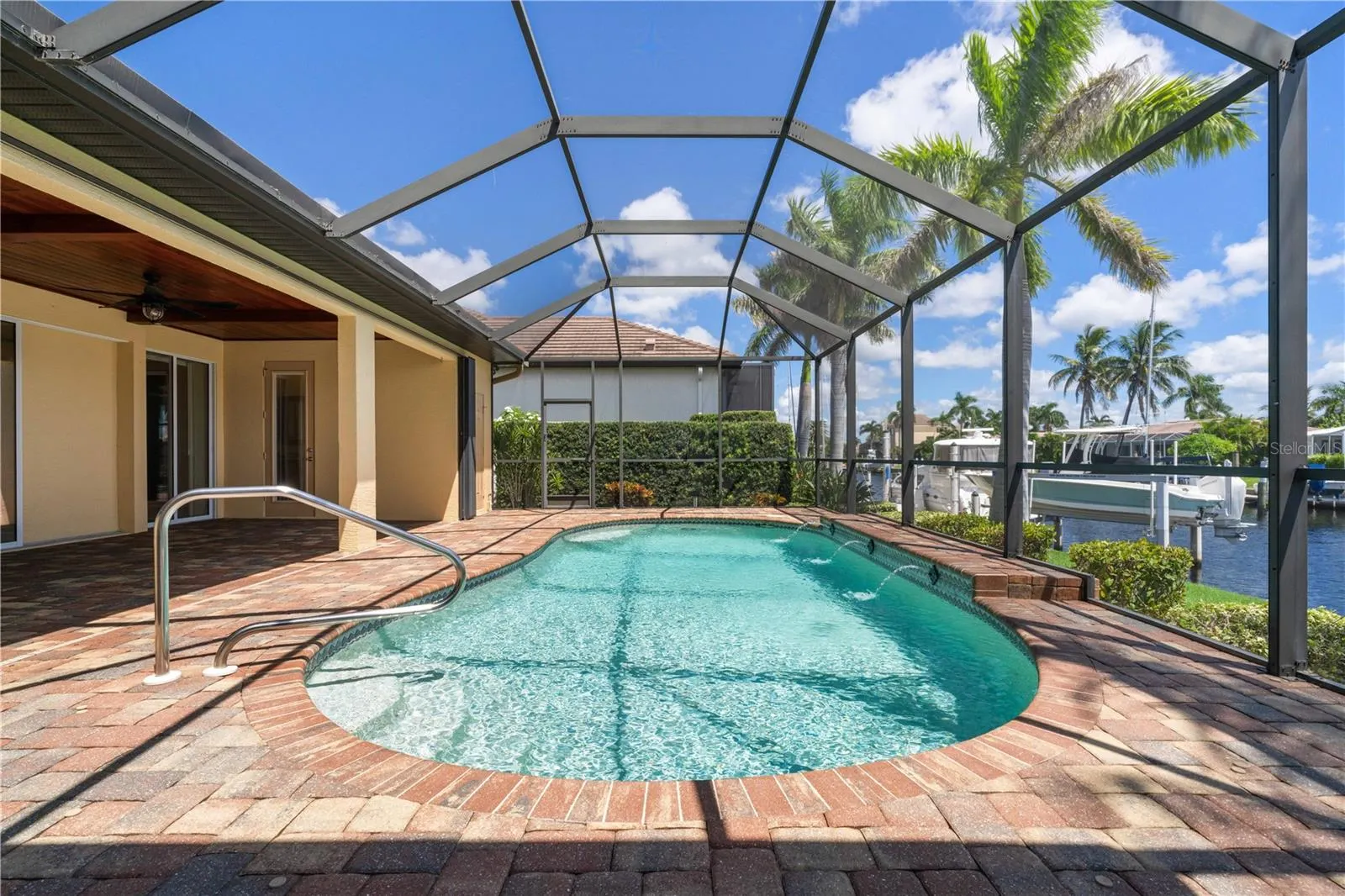 48 TROPICANA DR
