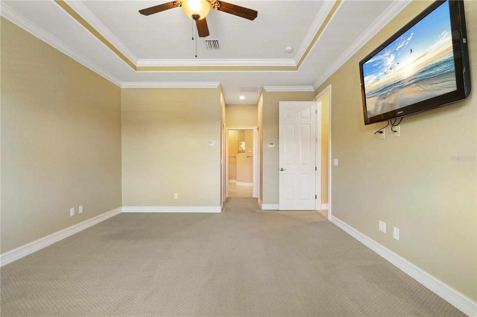 48 TROPICANA DR
