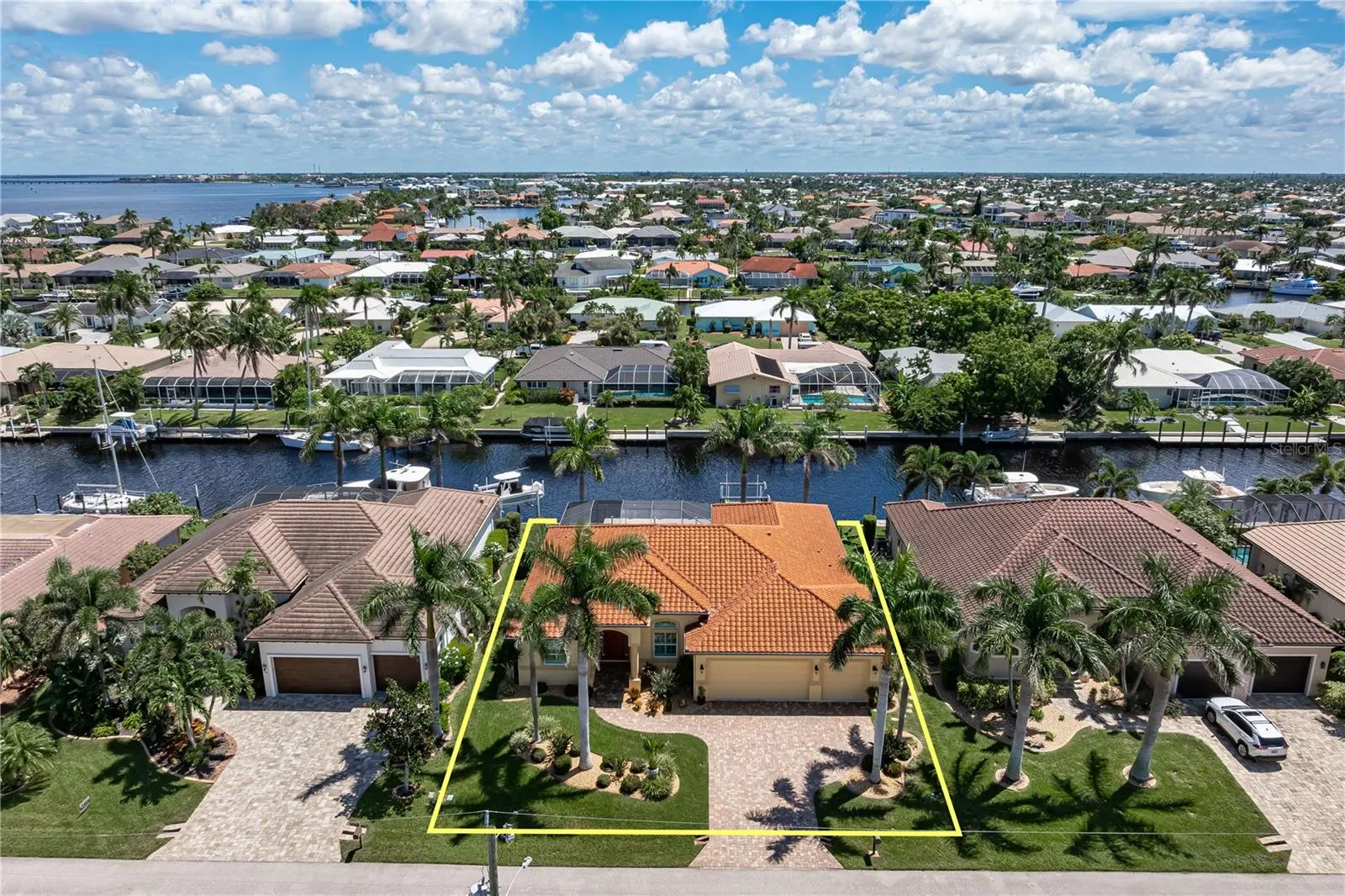 48 TROPICANA DR