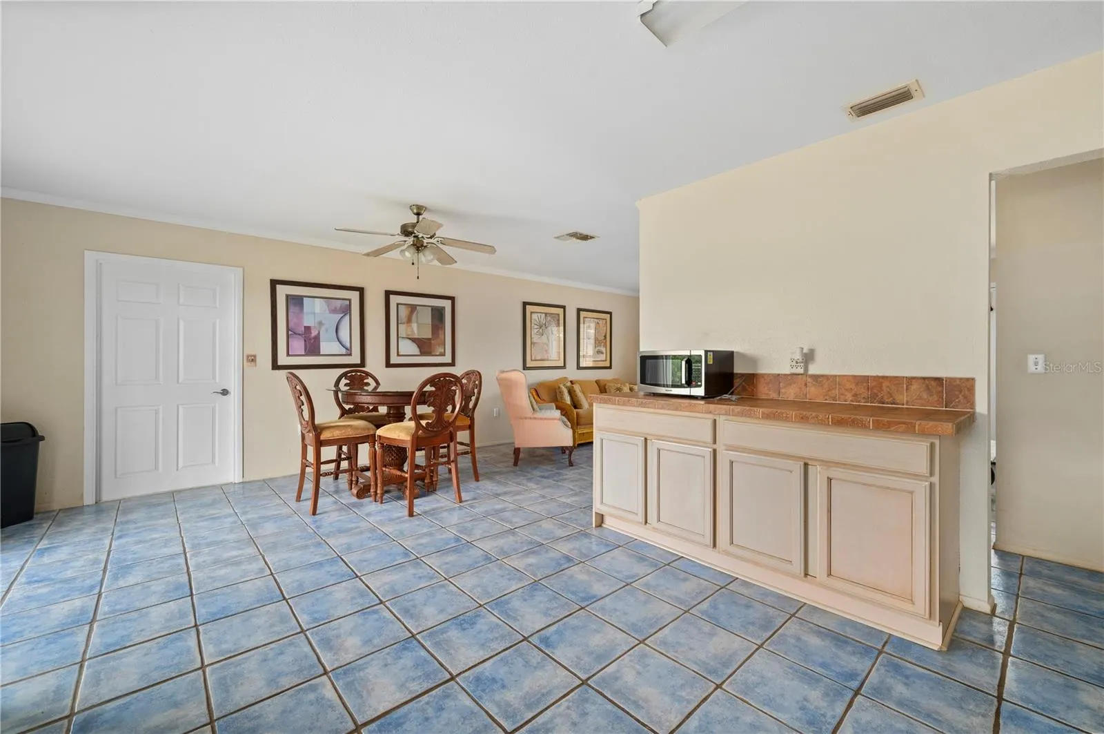 18334 KERRVILLE CIR