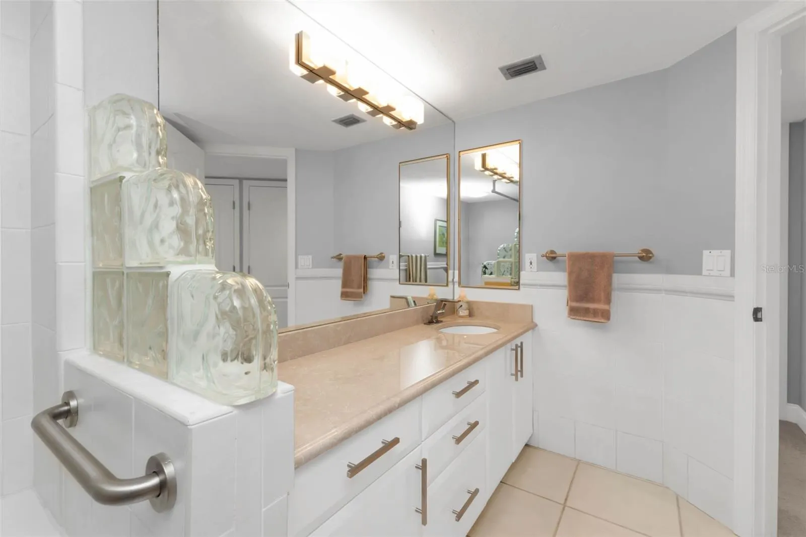 888 BLVD OF THE ARTS #1405, #1405
