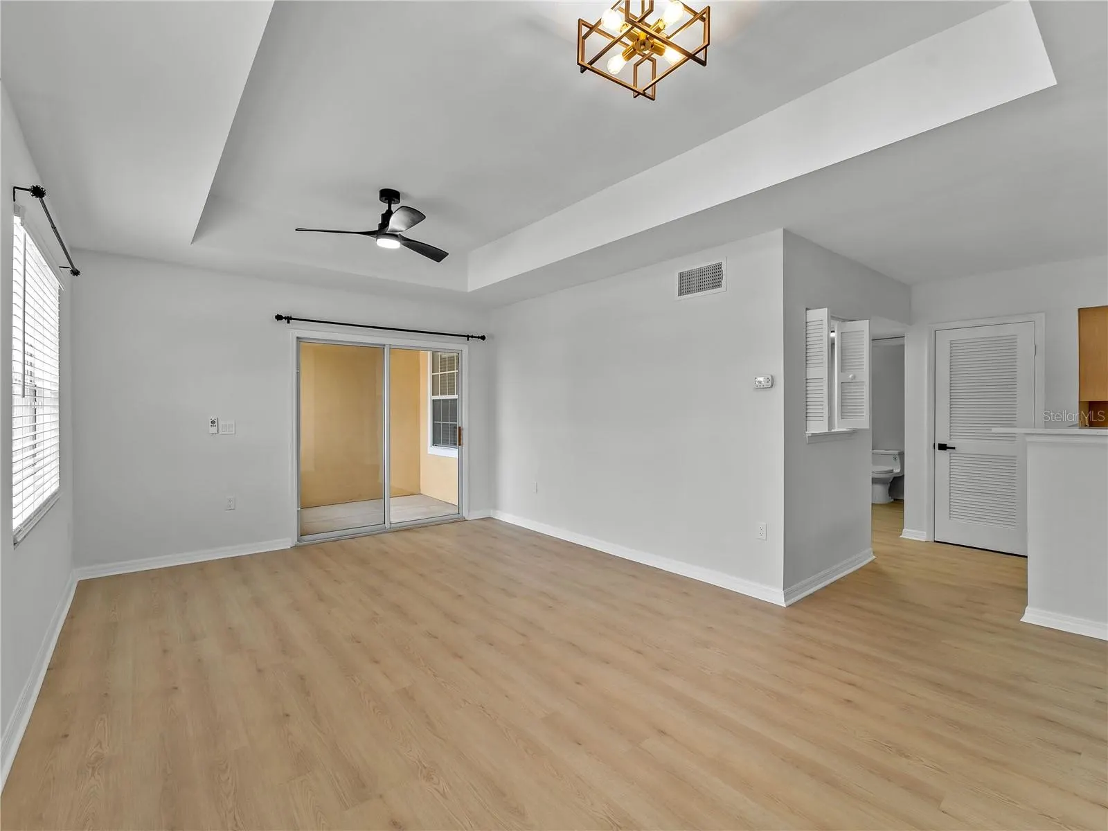 1120 VILLAGIO CIR #202, #202