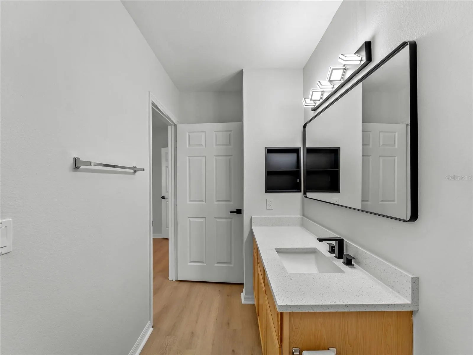 1120 VILLAGIO CIR #202, #202