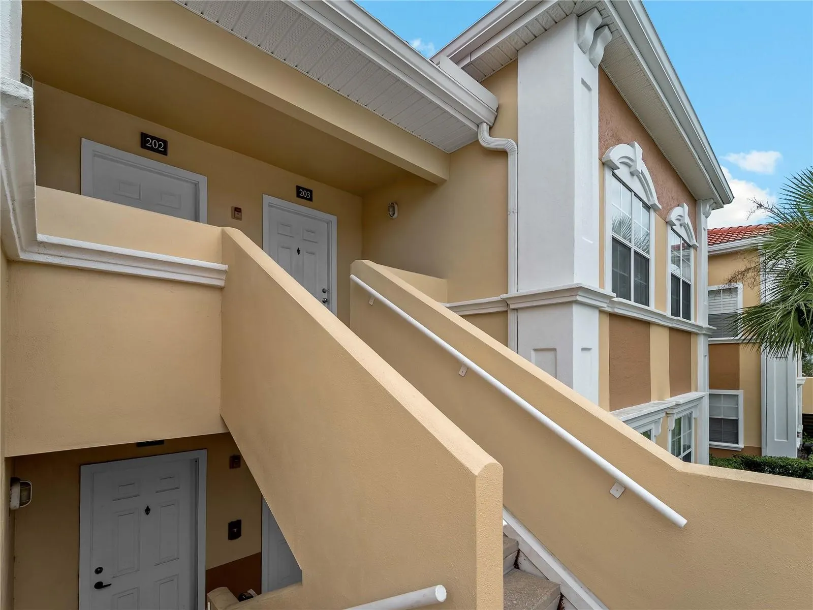 1120 VILLAGIO CIR #202, #202