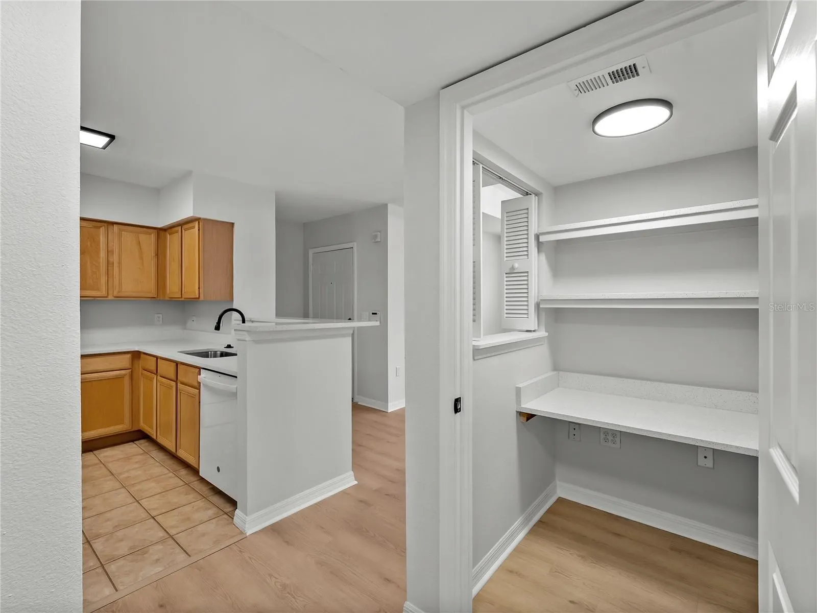 1120 VILLAGIO CIR #202, #202