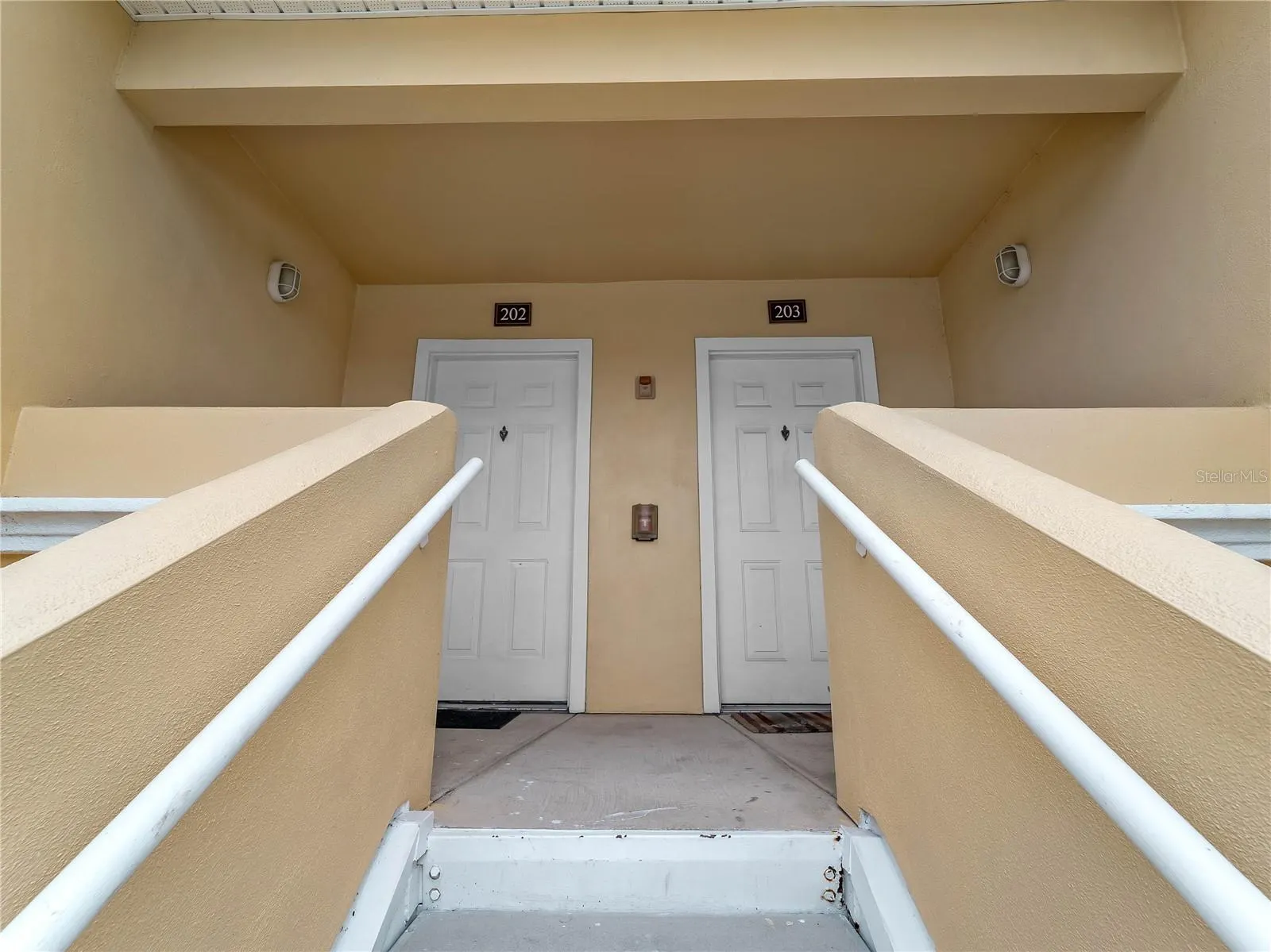 1120 VILLAGIO CIR #202, #202