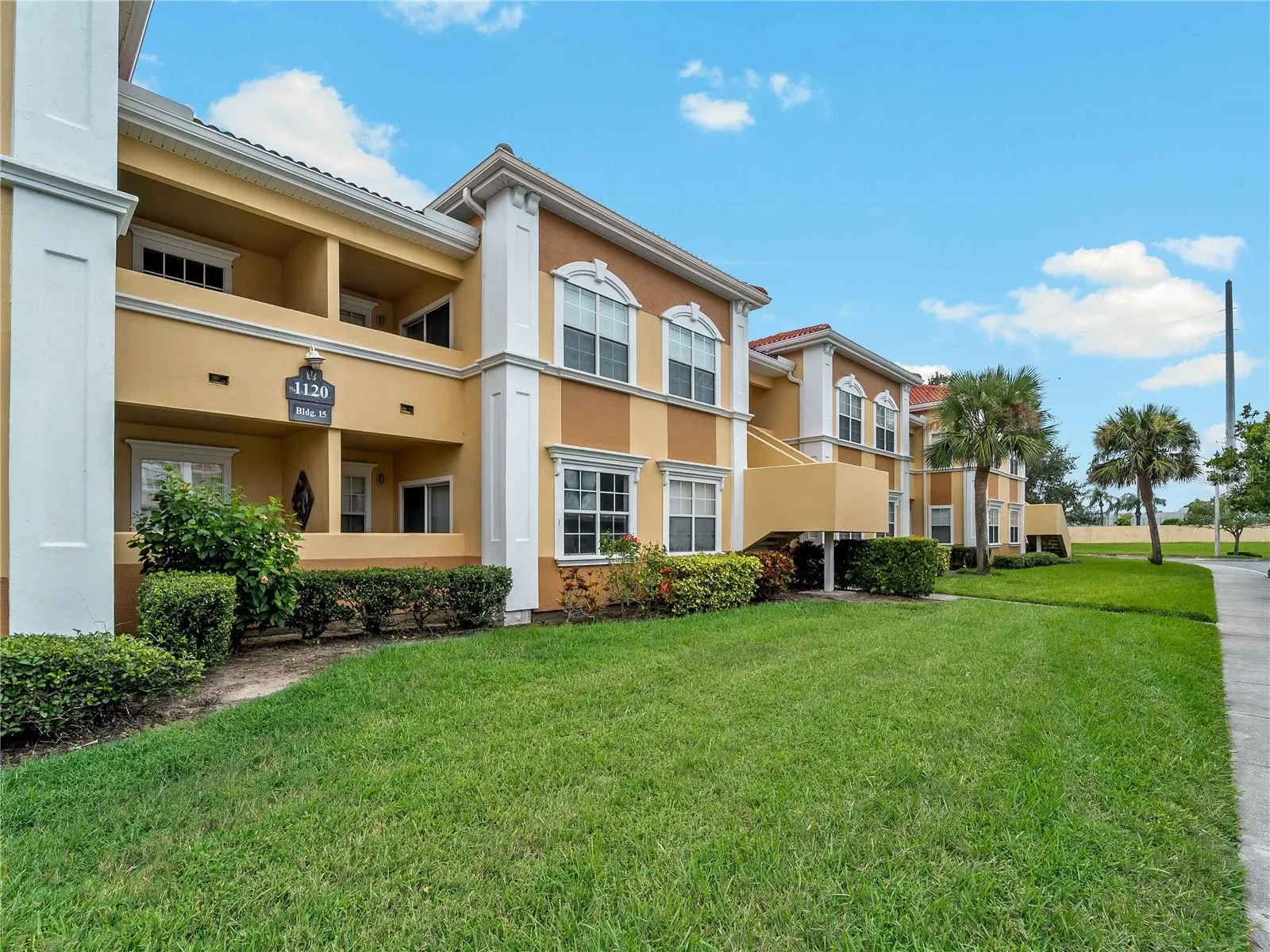 1120 VILLAGIO CIR #202, #202