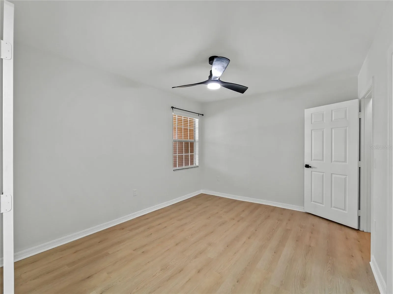 1120 VILLAGIO CIR #202, #202