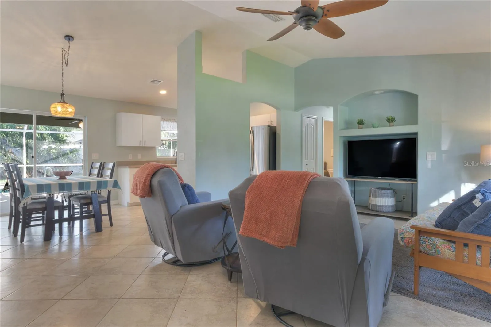 2621 PARLAY LN