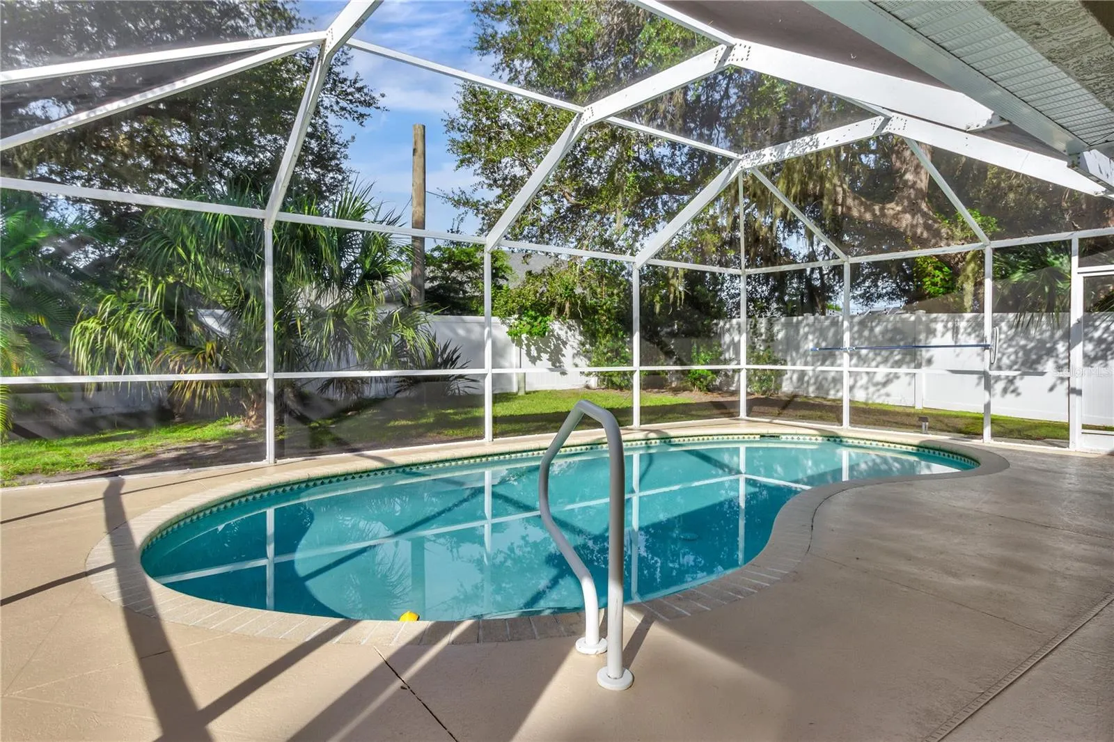 2621 PARLAY LN