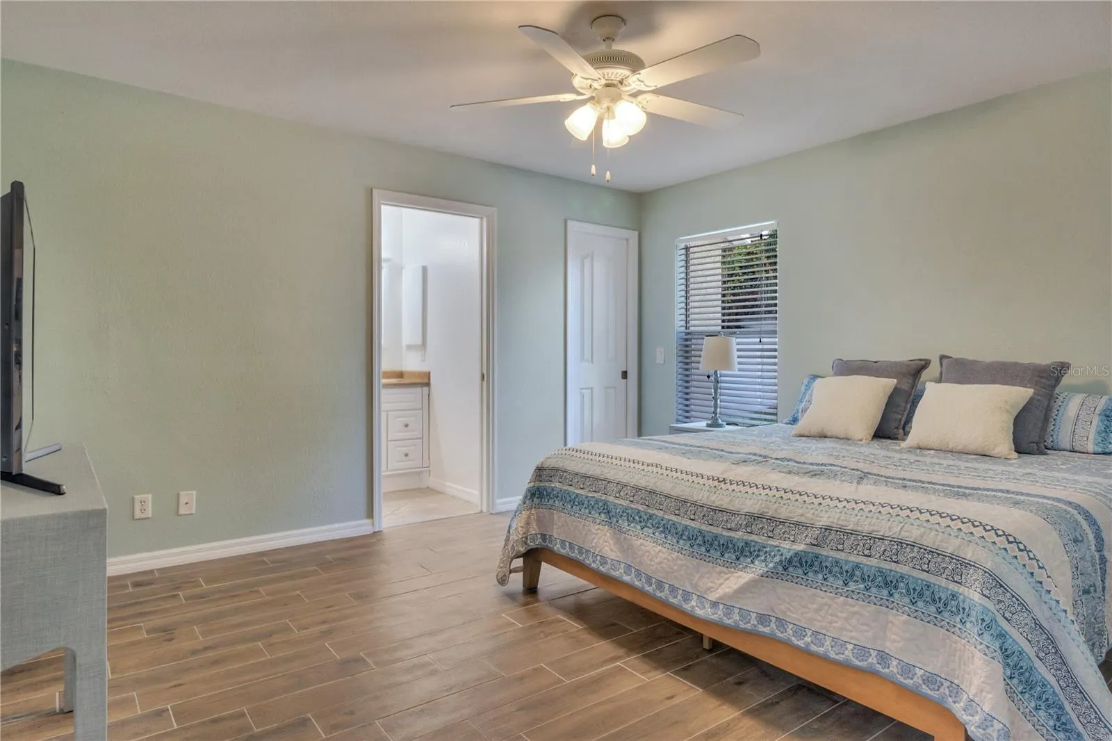 2621 PARLAY LN