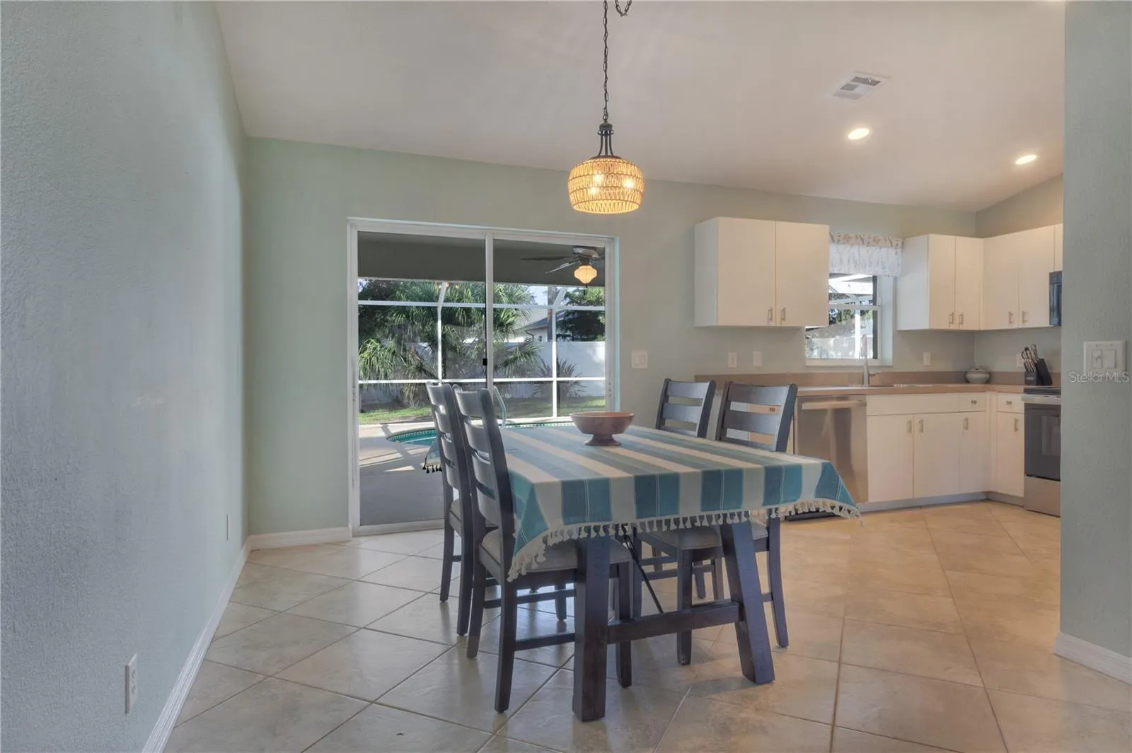 2621 PARLAY LN