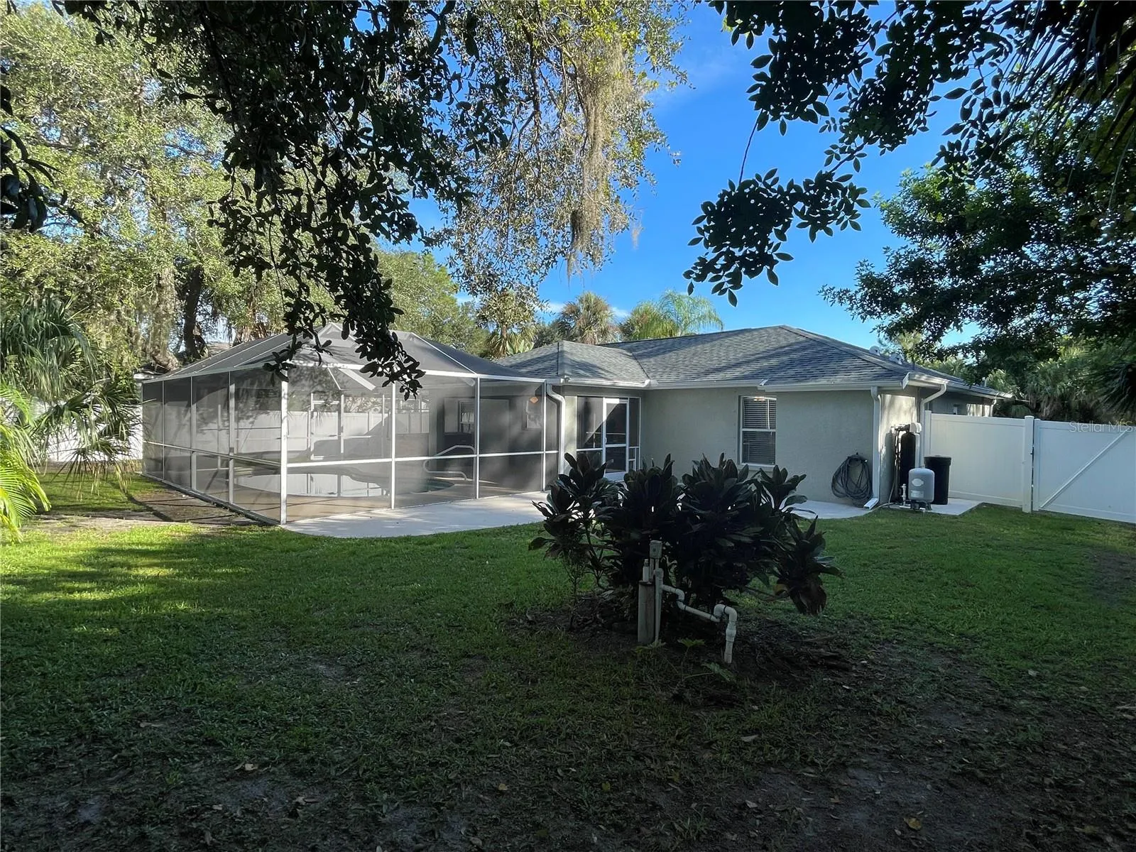 2621 PARLAY LN