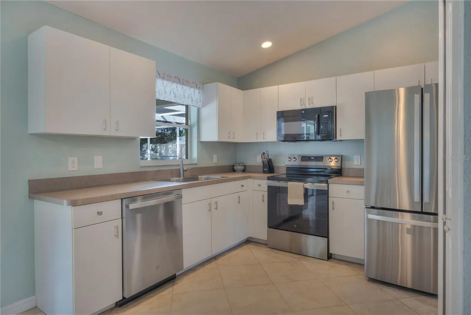 2621 PARLAY LN