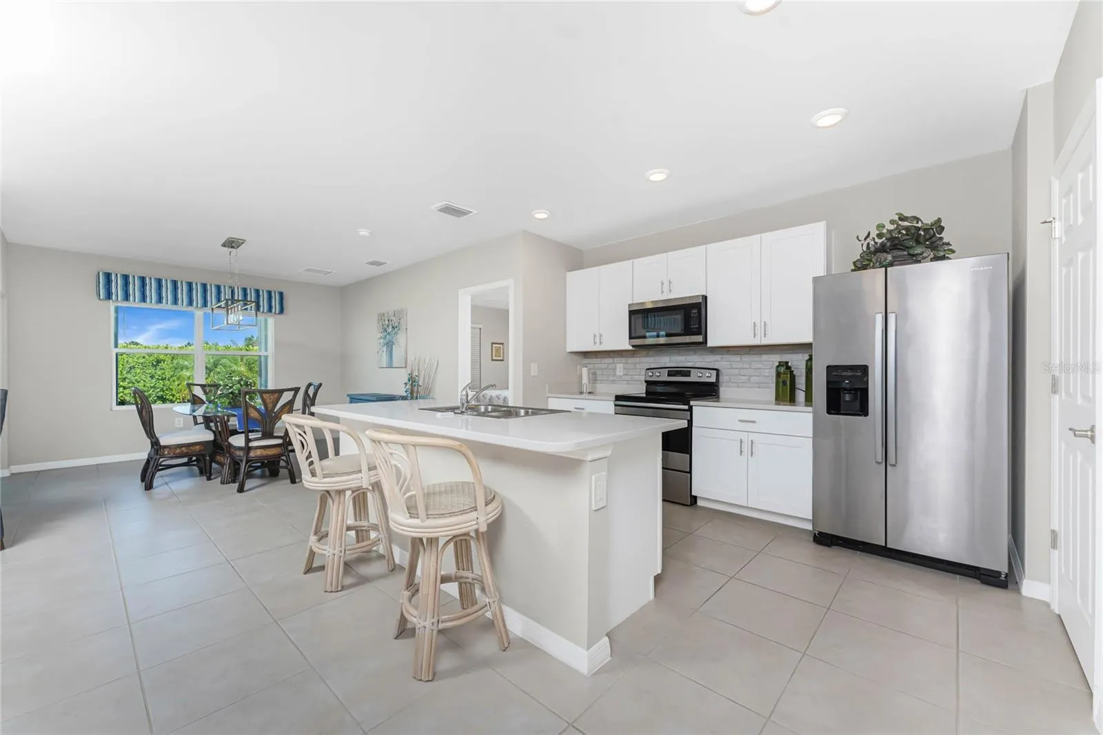 4075 MANATEE LN