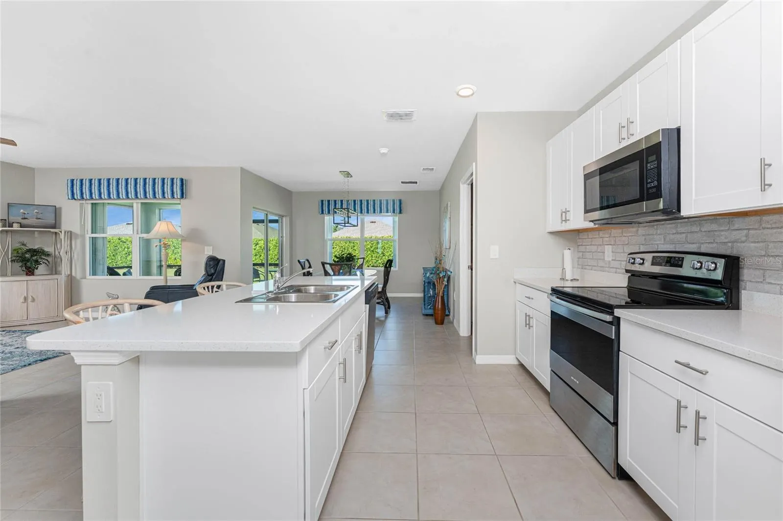 4075 MANATEE LN