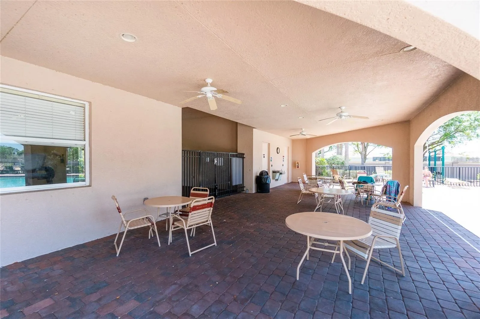 4075 MANATEE LN