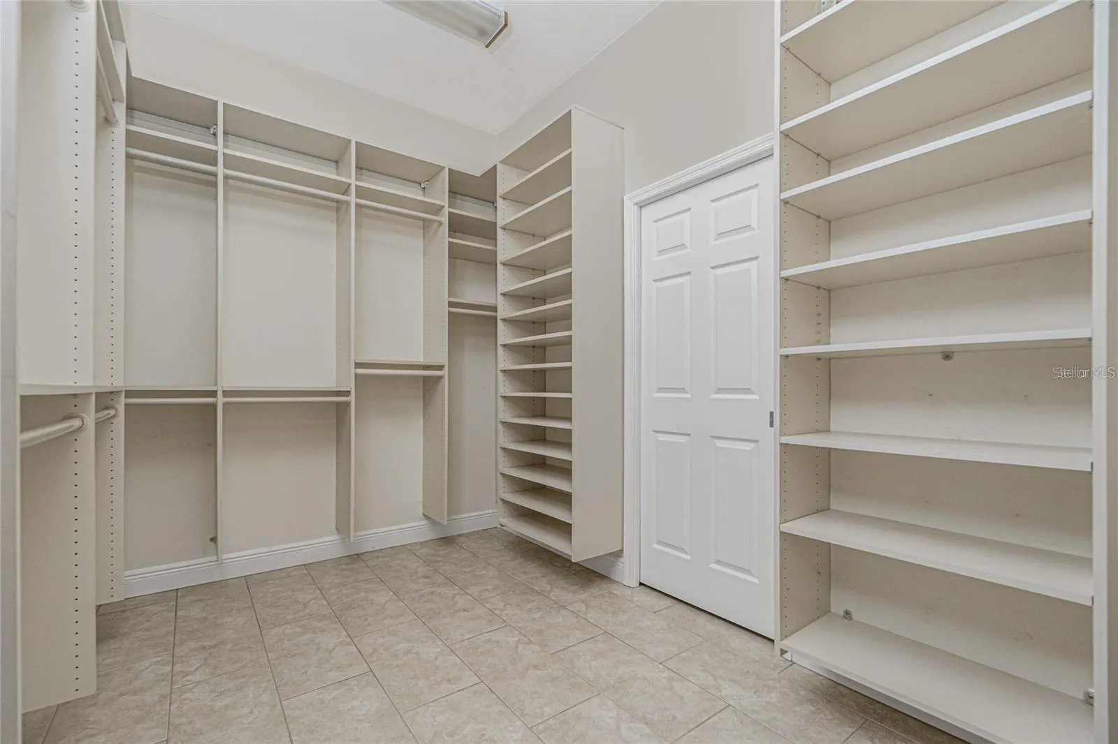 1453 WREN CT