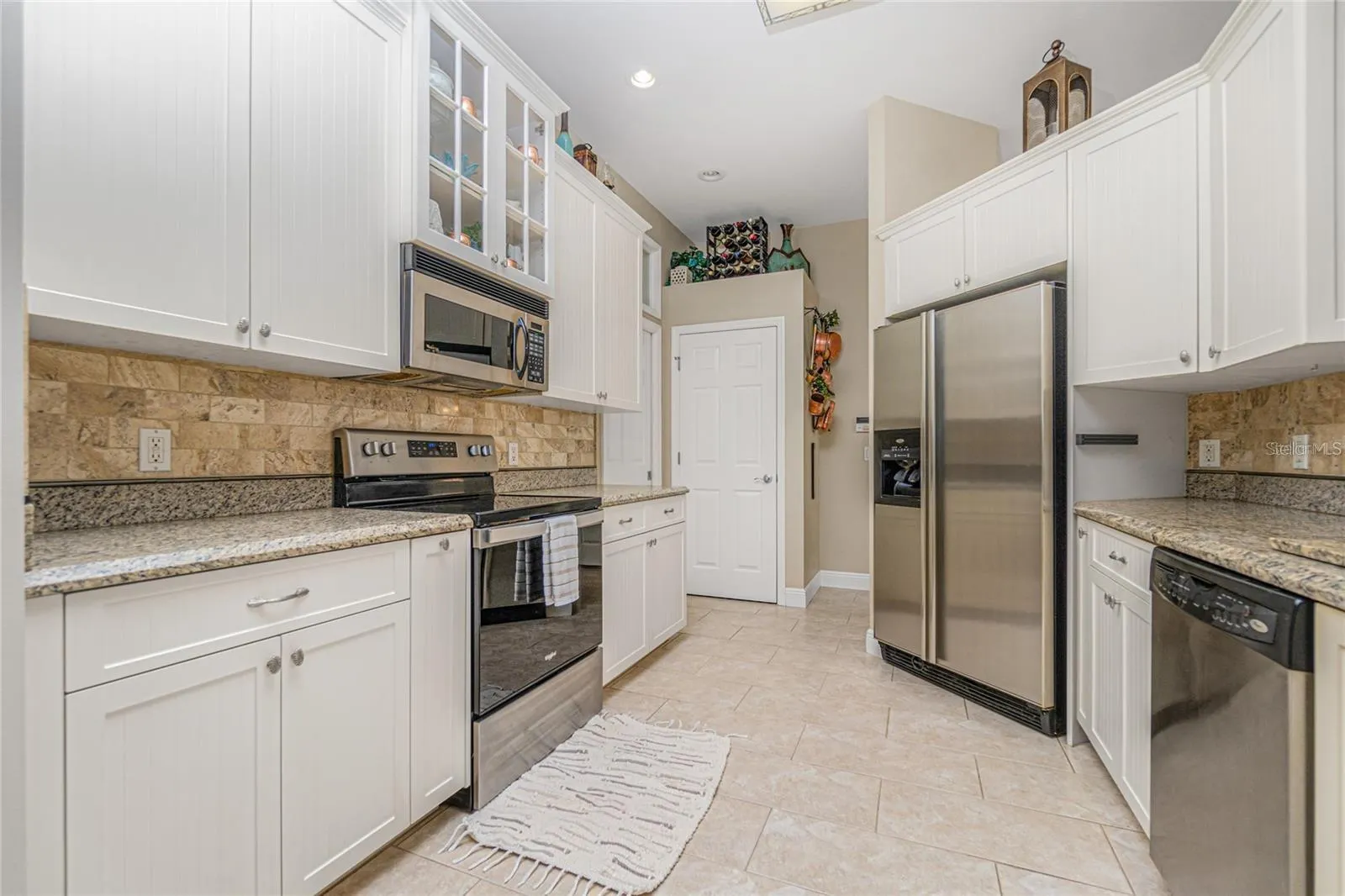 1453 WREN CT