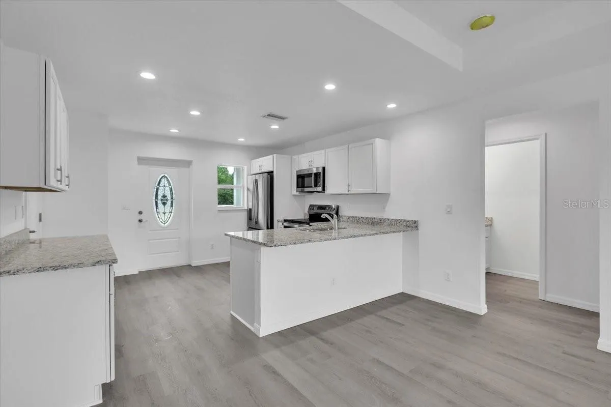 27508 HOLLYWOOD DR