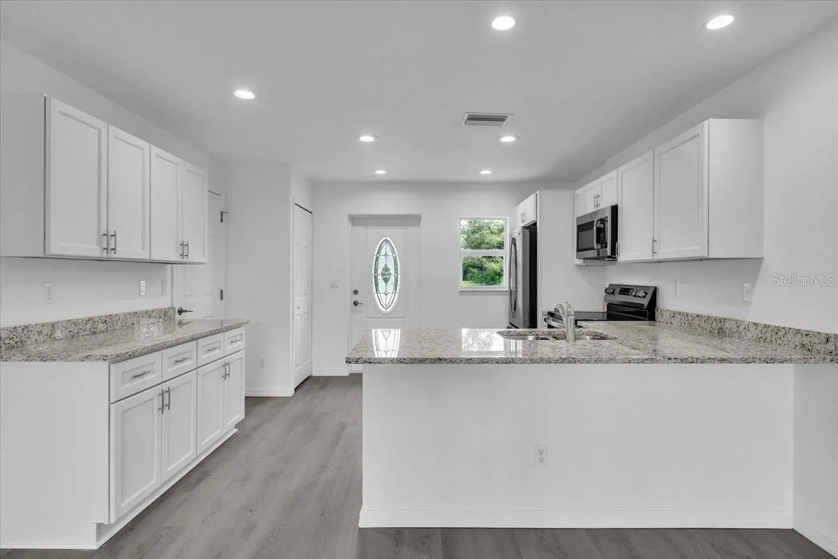 27508 HOLLYWOOD DR