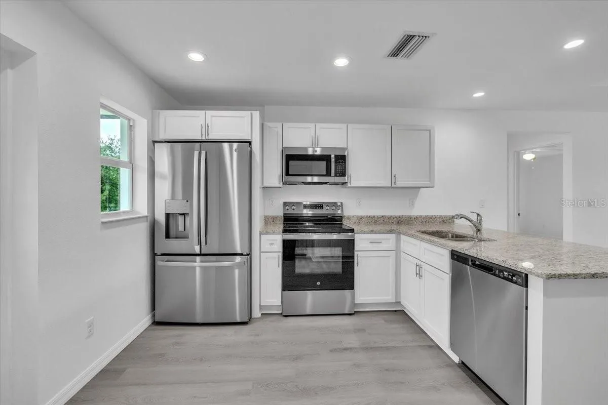 27508 HOLLYWOOD DR