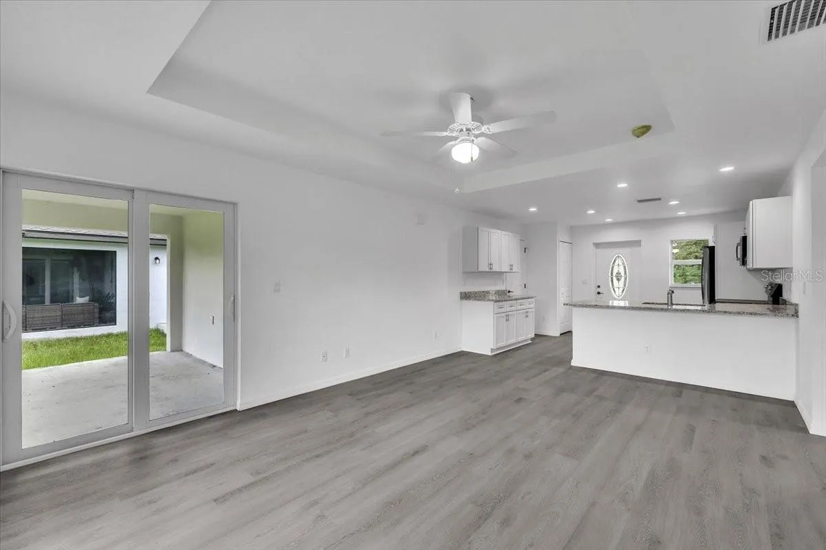 27508 HOLLYWOOD DR