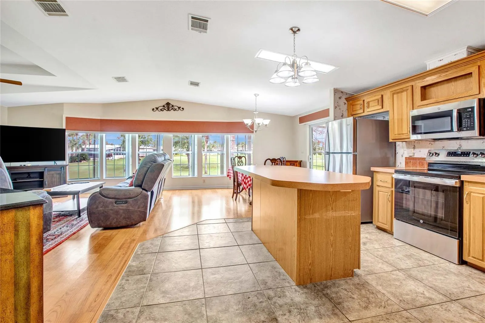 2100 KINGS HWY #908, #908