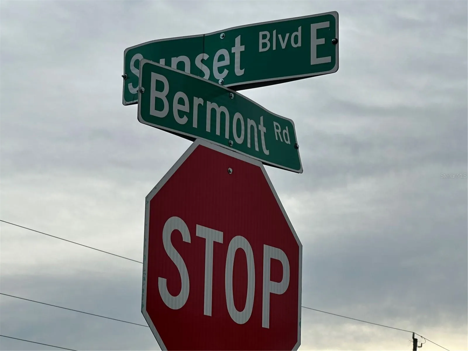 124 SUNSET BLVD E