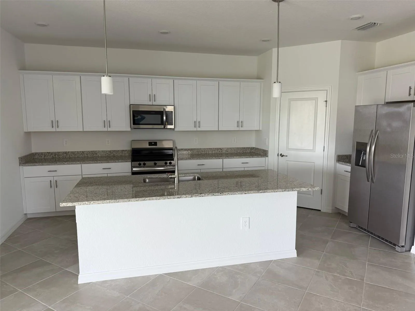 1553 SADDLEWOOD CIR