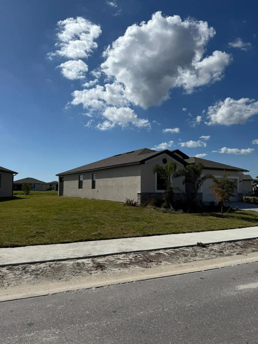 1553 SADDLEWOOD CIR
