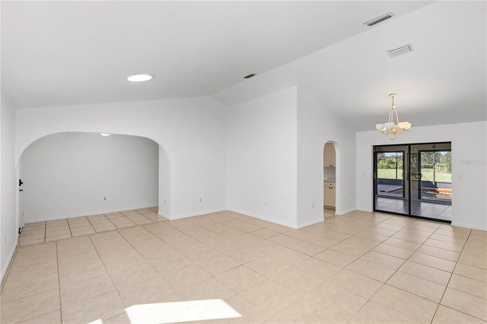 5204 BLACKJACK CIR