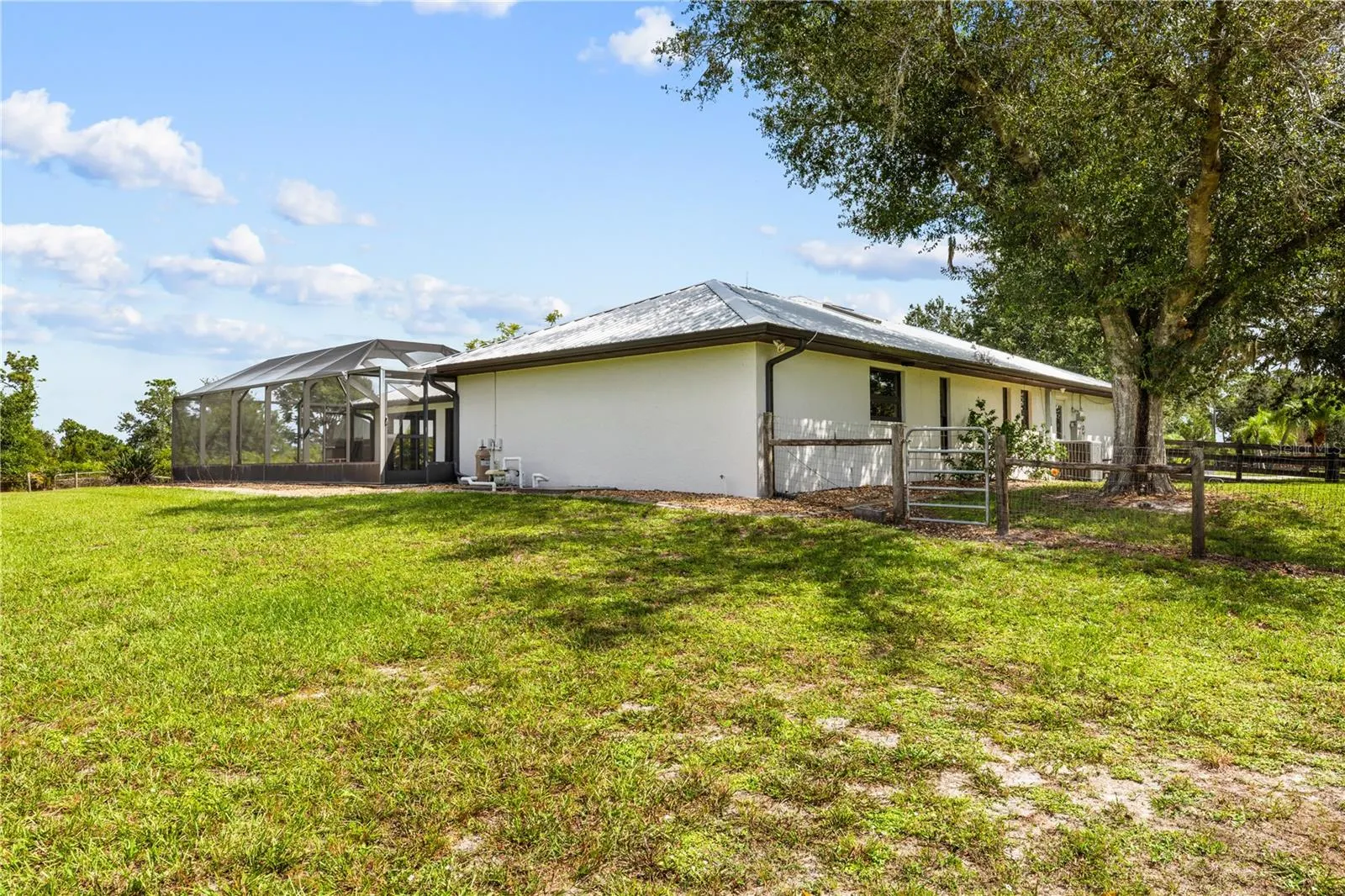 5204 BLACKJACK CIR