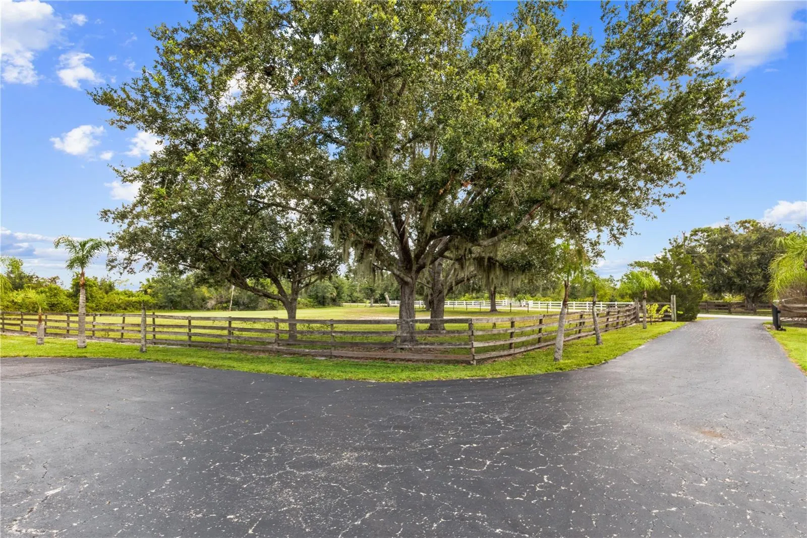 5204 BLACKJACK CIR