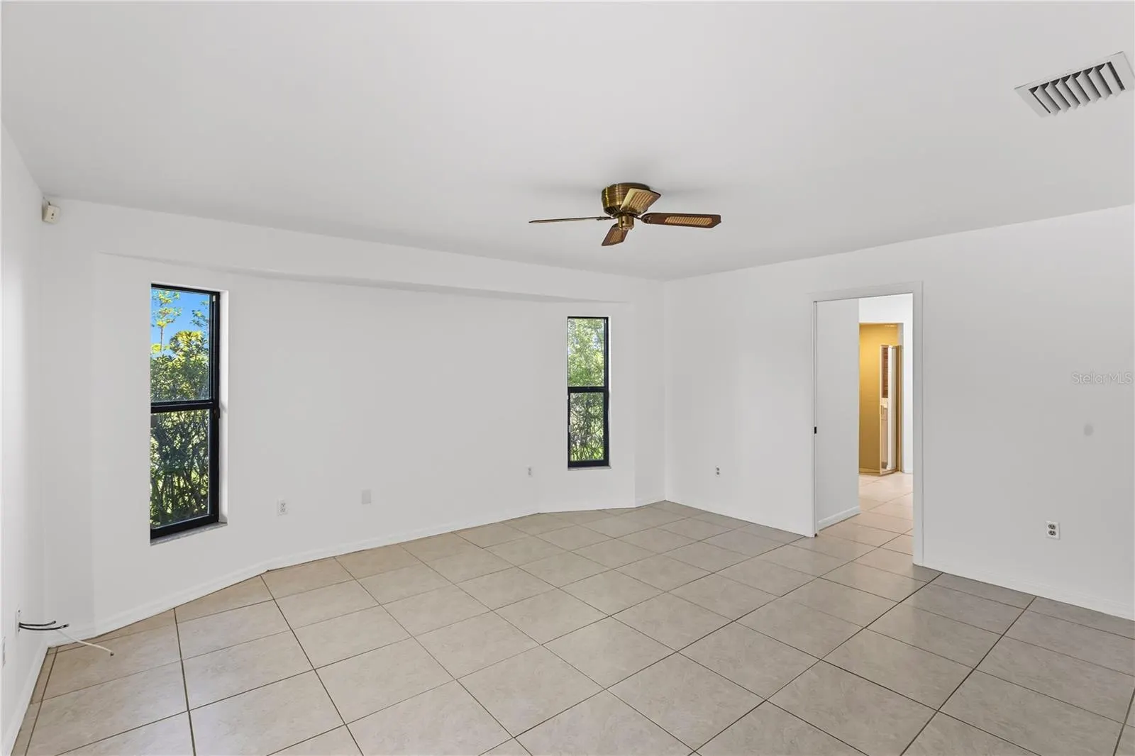 5204 BLACKJACK CIR