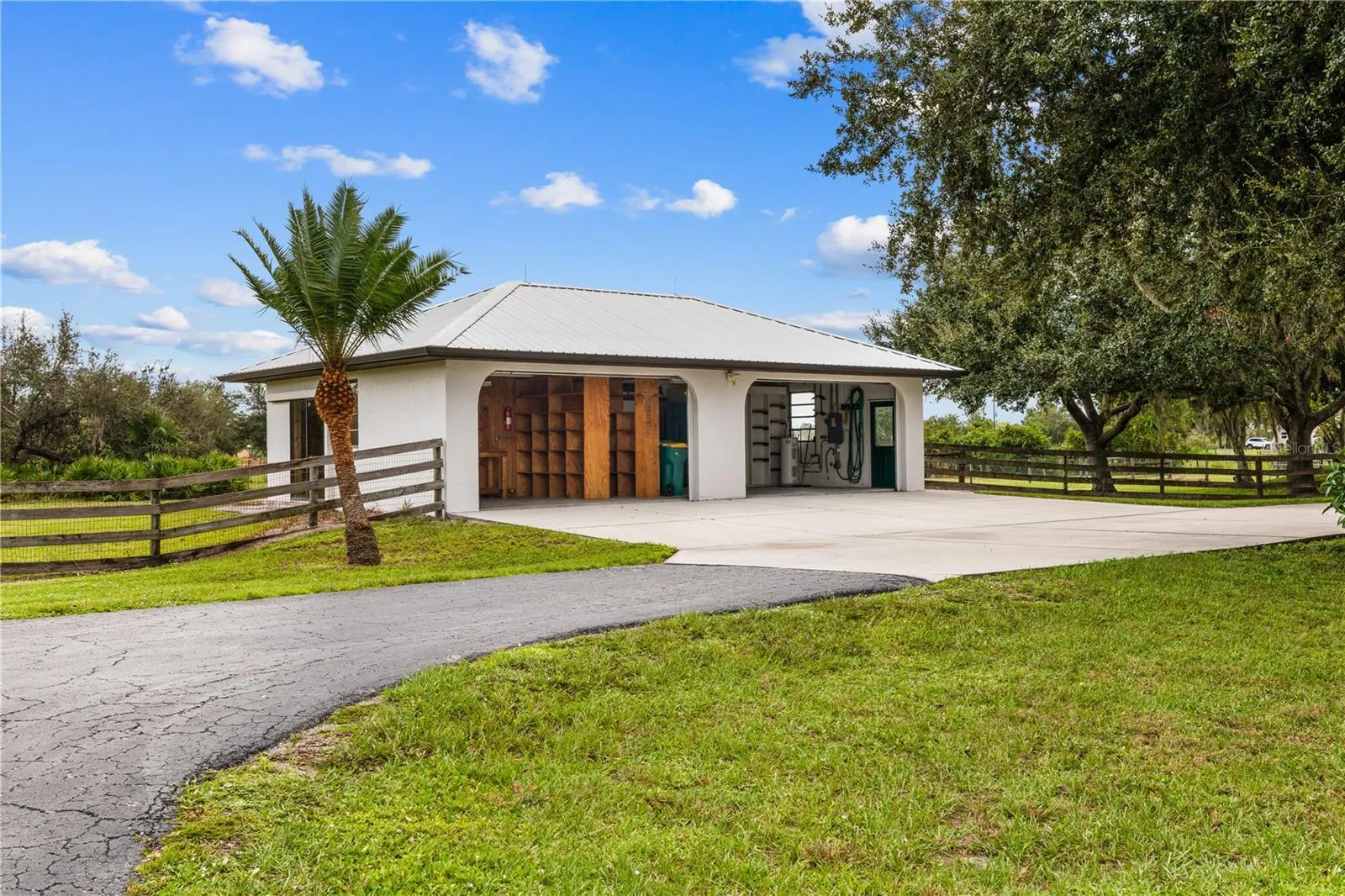 5204 BLACKJACK CIR