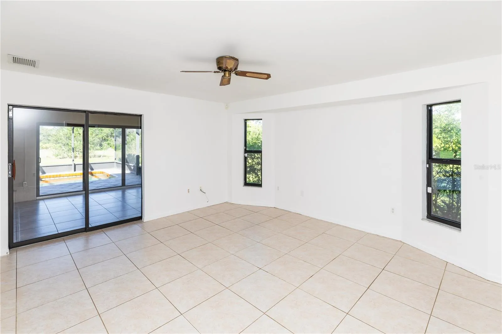 5204 BLACKJACK CIR