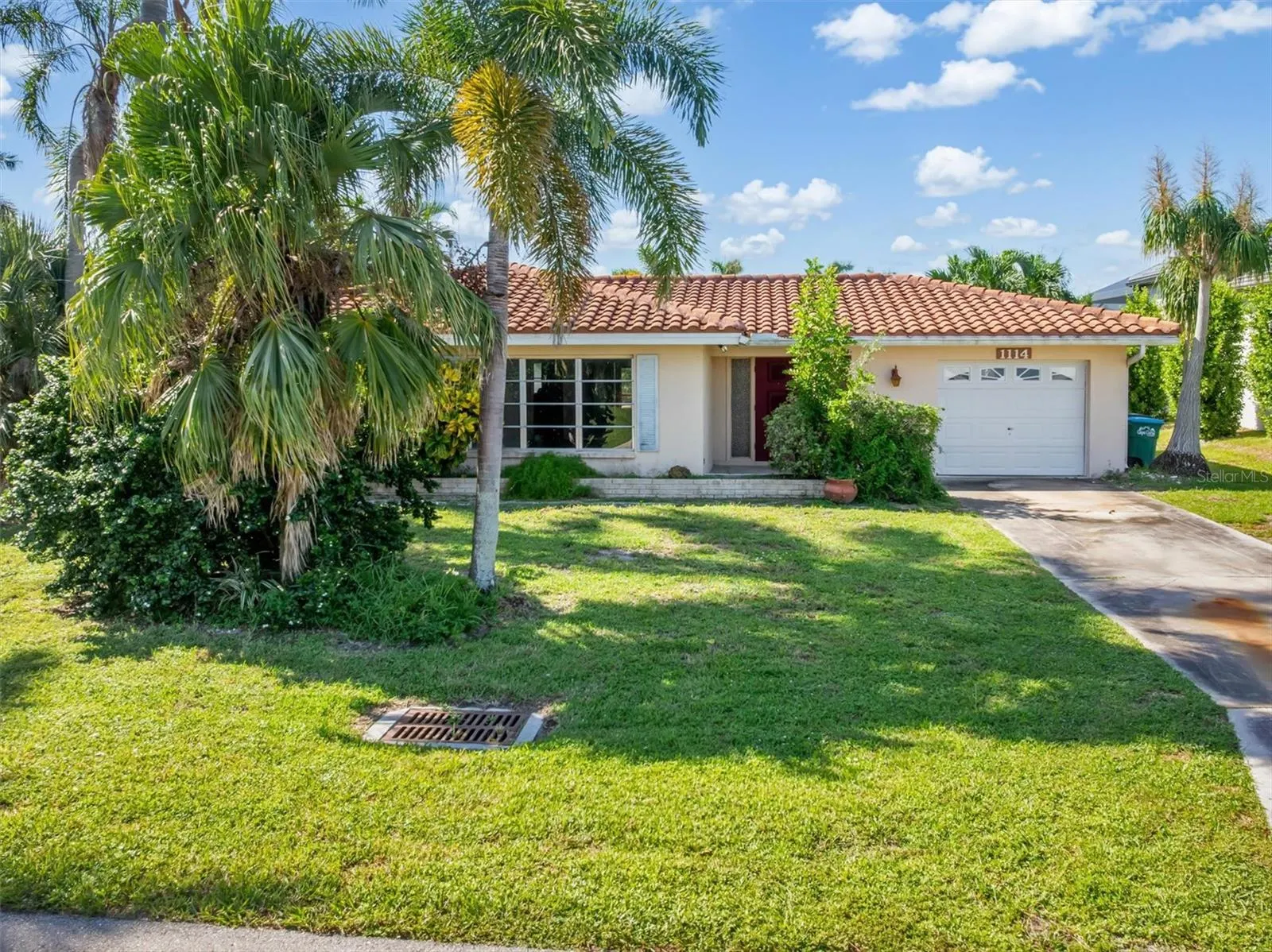1114 LORRAINE CT