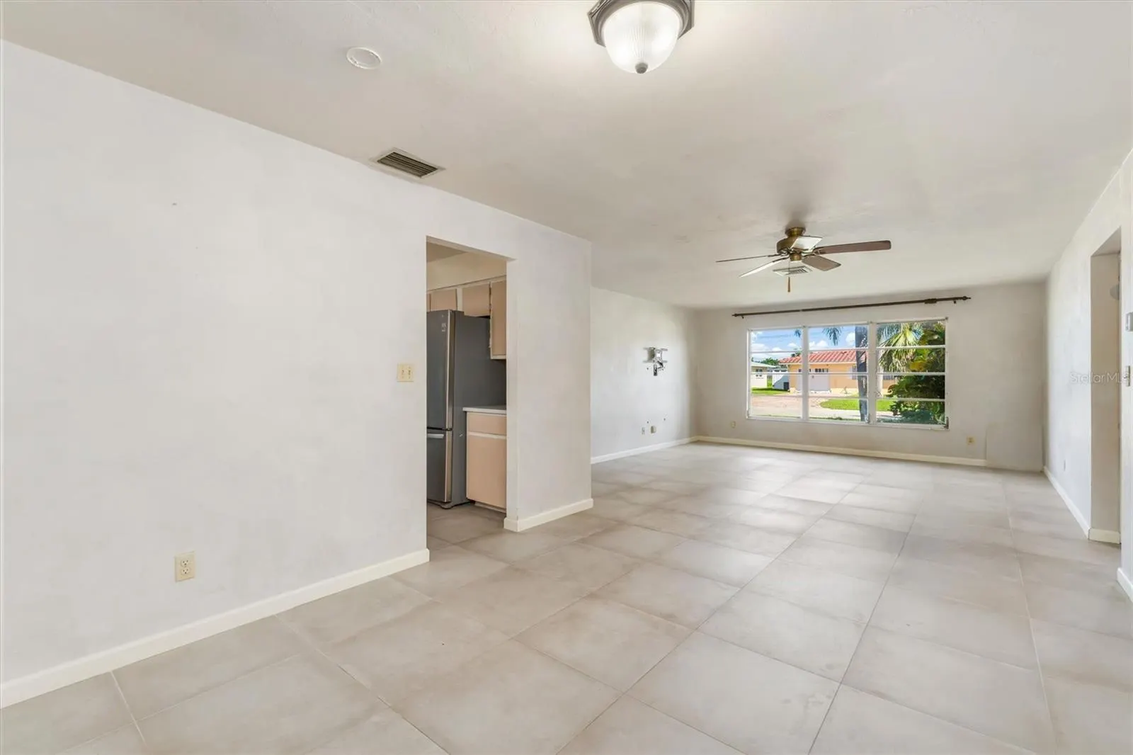 1114 LORRAINE CT