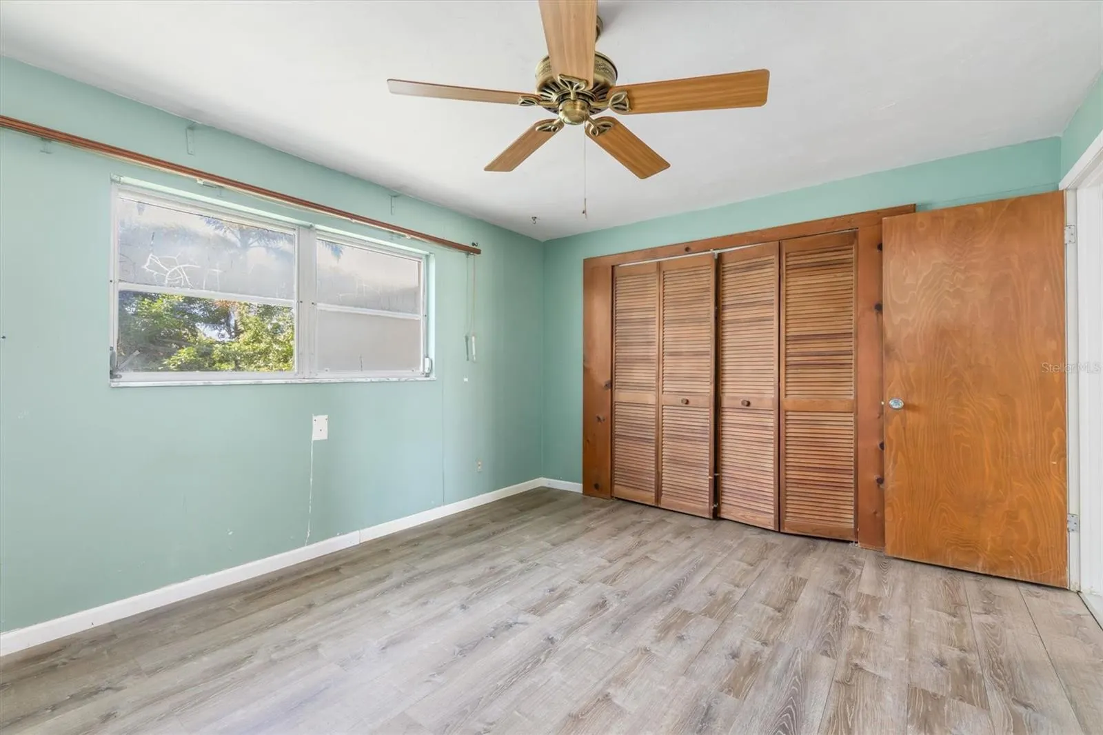 1114 LORRAINE CT