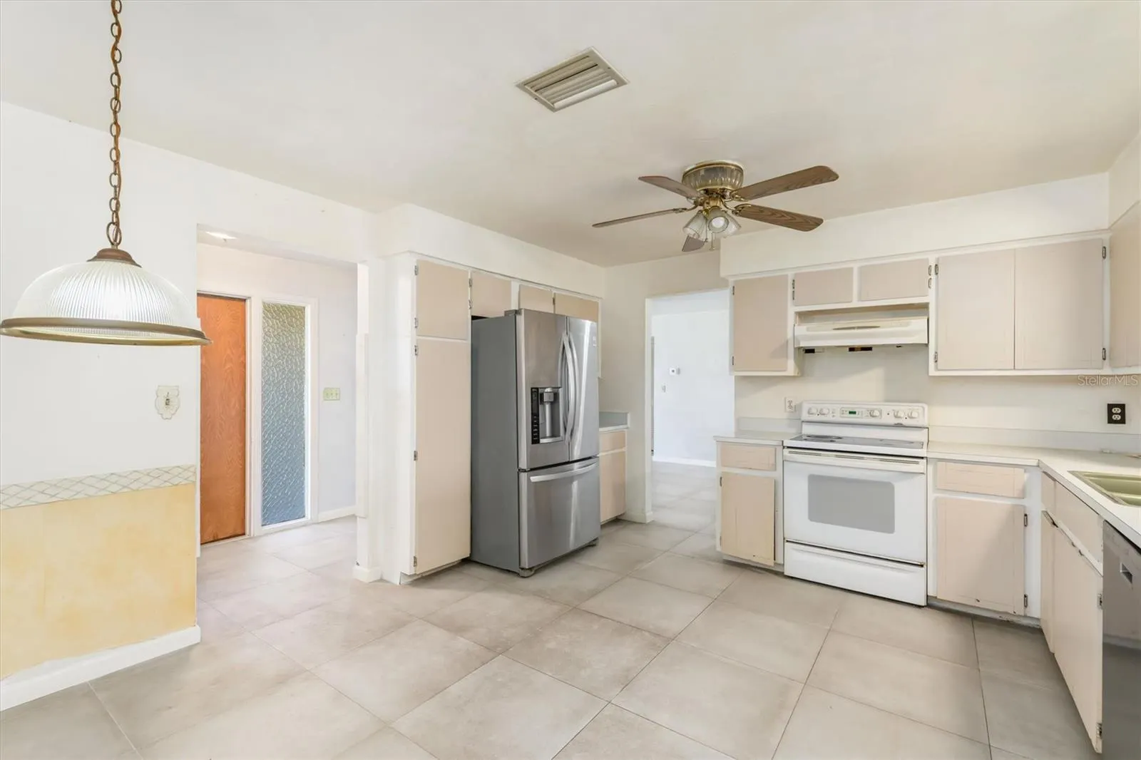 1114 LORRAINE CT