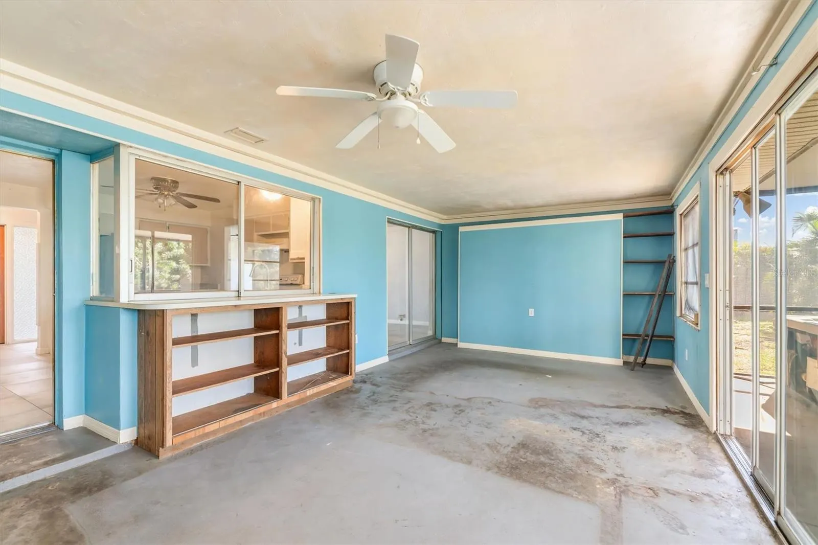 1114 LORRAINE CT