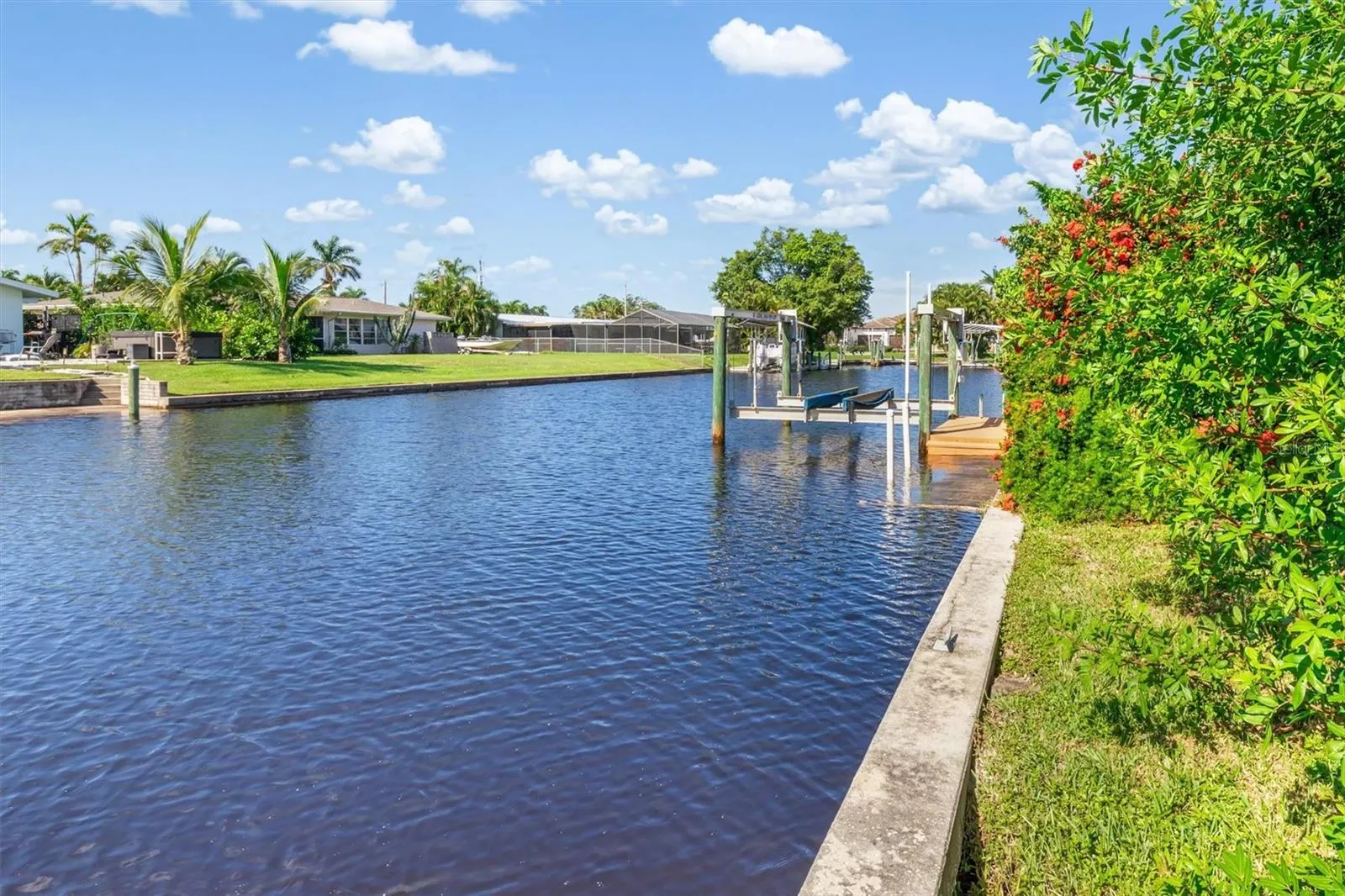 1114 LORRAINE CT